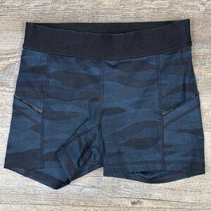 Lululemon What The Sport Short – Mini Coast Camo Deep Navy Black – Size 4